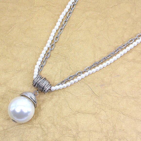 Large round white pearl pendant necklace on a chain and pearl bead necklace - Picture 2 of 9